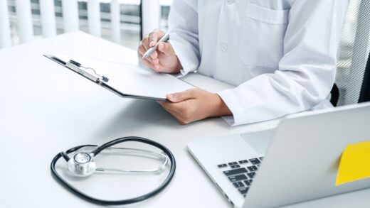 Badania lekarskie i bhp: harmonogramy, terminy, odpowiedzialność